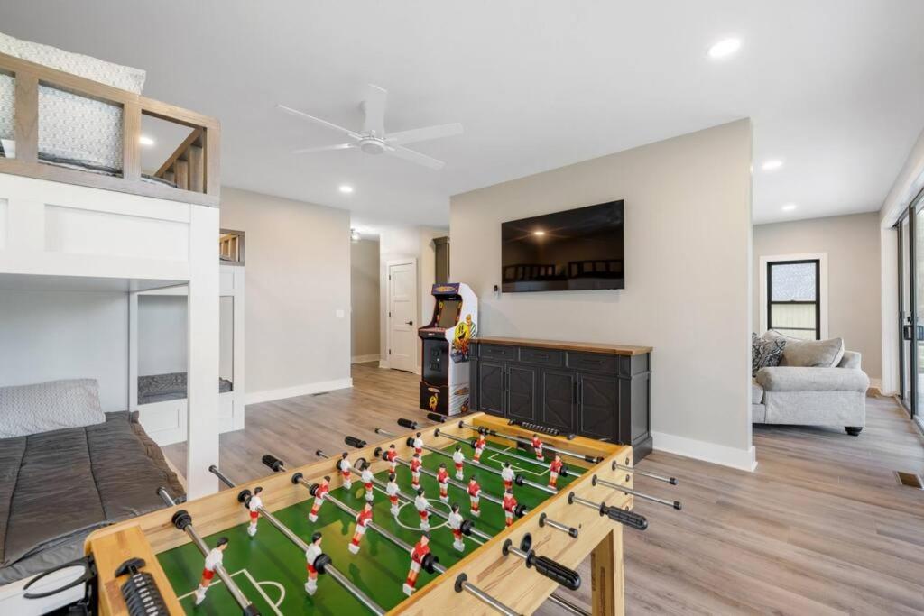 New Home, Dock, Kayaks, Game Room, Water Views Winchester エクステリア 写真