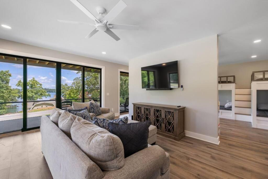 New Home, Dock, Kayaks, Game Room, Water Views Winchester エクステリア 写真