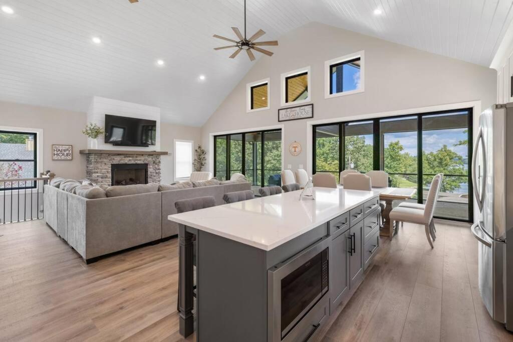 New Home, Dock, Kayaks, Game Room, Water Views Winchester エクステリア 写真